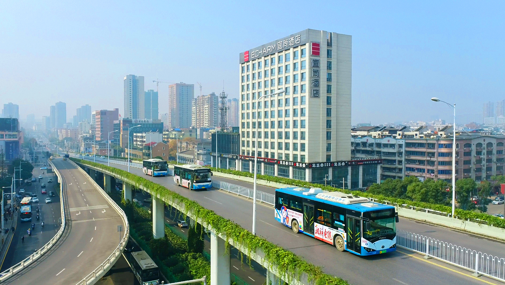 品牌建設(shè)再提速 | 湘聯(lián)電纜公交車廣告全面上線！